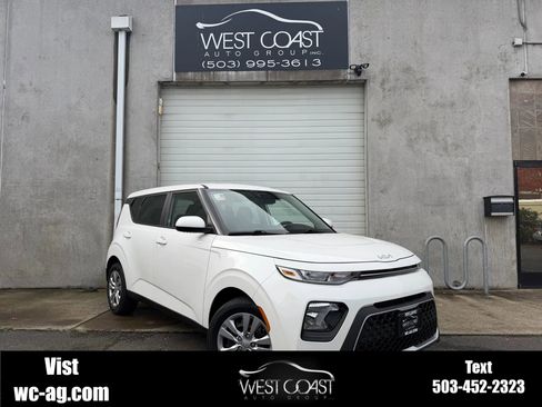 Used 2022 Kia Soul LX image 1