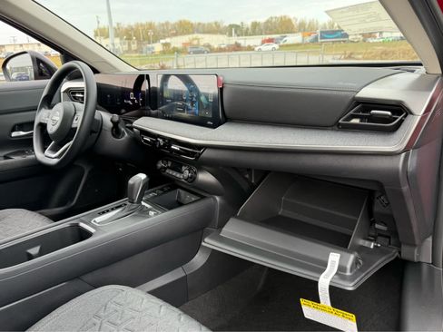 Used 2026 Nissan Kicks SV w/ SV Premium Package AWD/4WD image 11