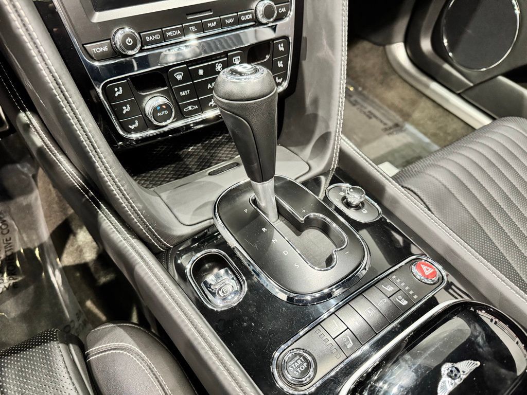 Used 2018 Bentley Flying Spur V8 AWD/4WD image 19