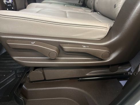 Used 2021 GMC Yukon SLT image 34