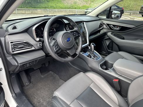 Used 2025 Subaru Outback Onyx Edition AWD/4WD image 23
