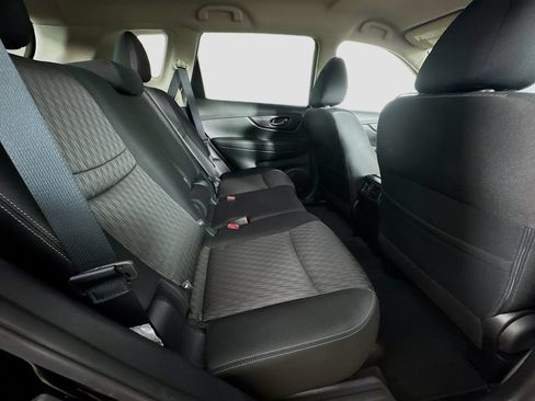 Used 2019 Nissan Rogue SV FWD image 32