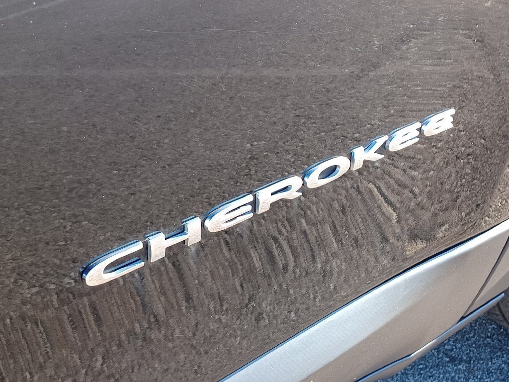 Used 2019 Jeep Cherokee Limited AWD/4WD image 31