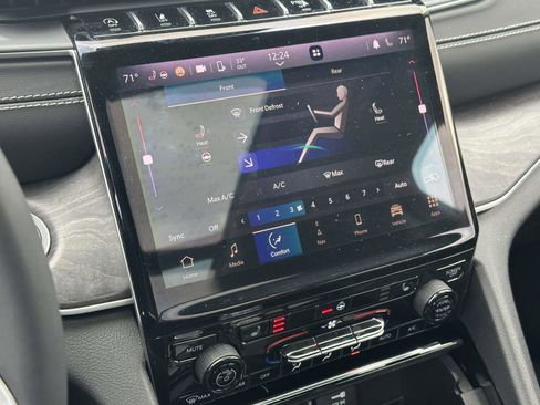 Used 2023 Jeep Grand Cherokee L Limited w/ Trailer Tow Group (B) image 32