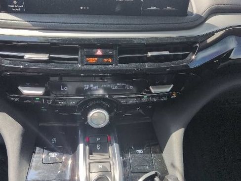 Used 2025 Acura MDX FWD w/ Technology Package image 11