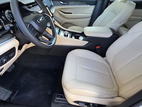 New 2026 Jeep Grand Cherokee Limited image 7