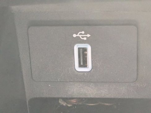 Used 2018 Ford Explorer XLT w/ Equipment Group 202A image 24