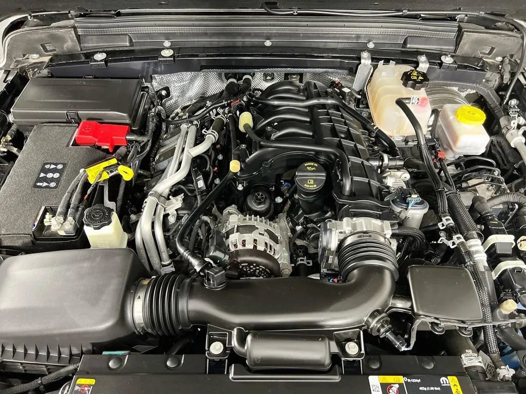 Used 2024 Jeep Wrangler Sport AWD/4WD image 28