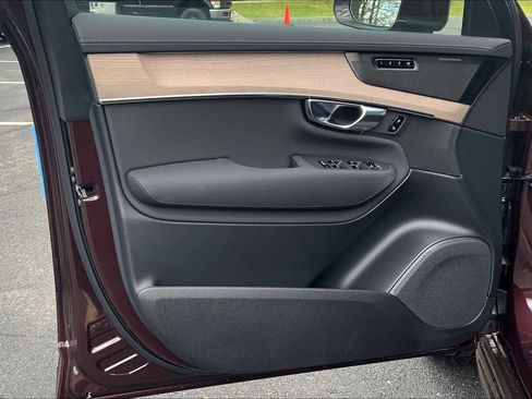 New 2025 Volvo XC90 B5 Plus image 11