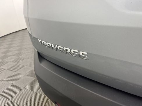 Certified 2023 Chevrolet Traverse LT FWD image 3