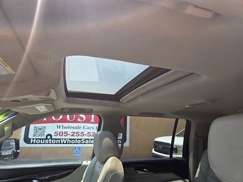 Used 2019 Cadillac Escalade ESV Luxury AWD/4WD image 9
