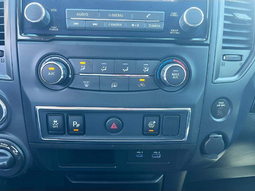 Used 2024 Nissan Titan SV AWD/4WD image 16