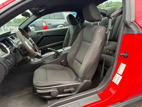 Used 2011 Ford Mustang GT RWD image 14