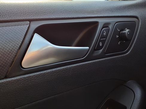 Used 2013 Volkswagen Jetta Sedan image 22