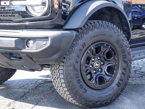 Certified 2025 Ford Bronco Outer Banks w/ Sasquatch Package image 3