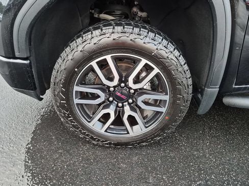 Used 2021 GMC Sierra 1500 AT4 w/ Driver Alert Package I AWD/4WD image 16