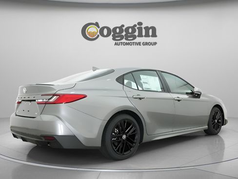 New 2026 Toyota Camry SE FWD image 17