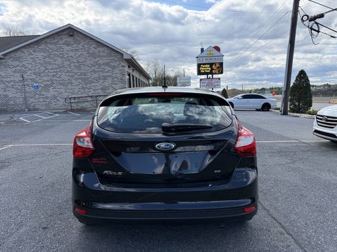 Used 2012 Ford Focus SE w/ SE Winter Pkg image 6