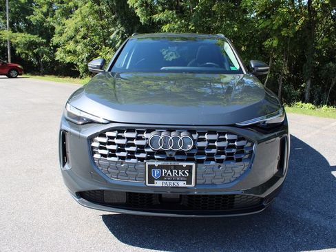 Used 2025 Audi Q5 Premium Plus w/ Premium Plus AWD/4WD image 4