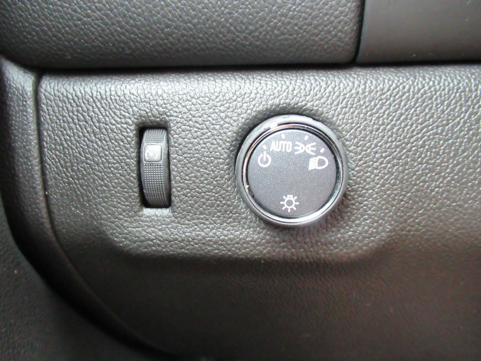 Used 2022 Chevrolet Colorado LT w/ Fleet Safety Package RWD image 24