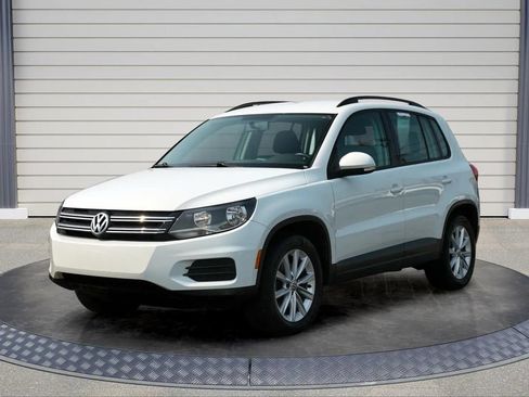 Used 2017 Volkswagen Tiguan Limited w/ Premium Package AWD/4WD image 3