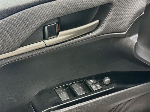 Used 2025 Toyota Camry SE FWD image 15