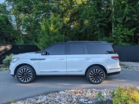 Certified 2024 Lincoln Navigator Black Label AWD/4WD image 2