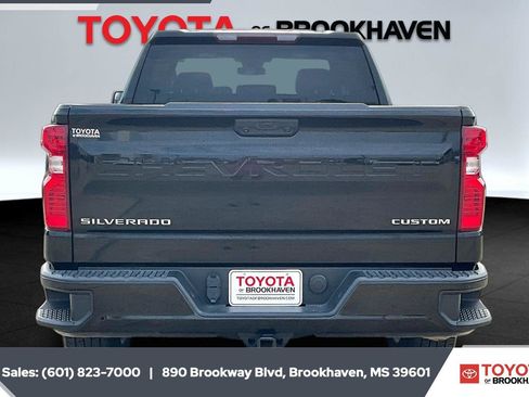Used 2023 Chevrolet Silverado 1500 Custom AWD/4WD image 4