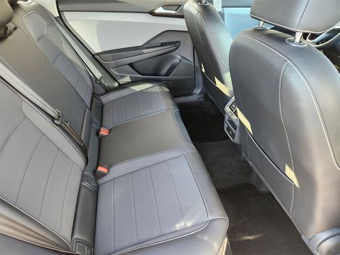 Used 2022 Volkswagen Taos SE image 20