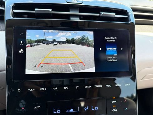 Certified 2024 Hyundai Tucson SEL w/ Convenience Package FWD image 16