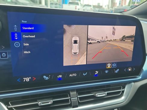 Used 2026 Chevrolet Equinox EV LT FWD image 11