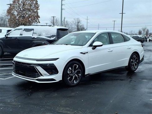 Used 2025 Hyundai Sonata SEL image 2