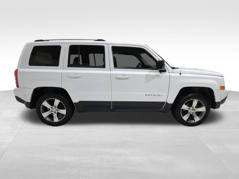 Used 2016 Jeep Patriot High Altitude image 4