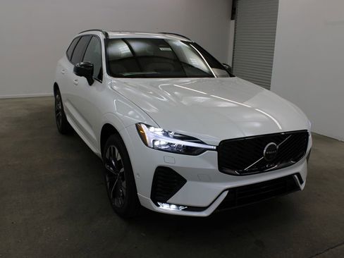 New 2026 Volvo XC60 B5 Plus w/ Climate Package AWD/4WD image 6