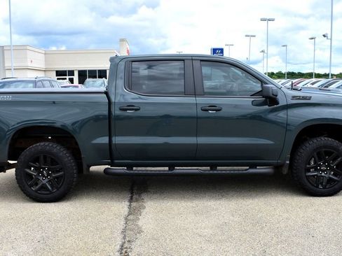 Used 2025 Chevrolet Silverado 1500 Custom Trail Boss w/ Dark Appearance Package AWD/4WD image 2