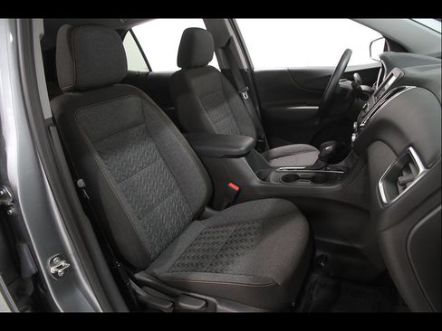Certified 2024 Chevrolet Equinox LT FWD image 16