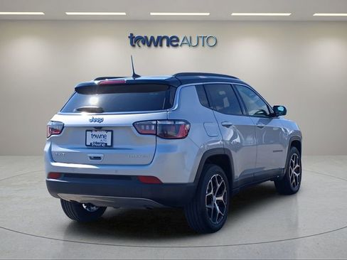 Used 2024 Jeep Compass Limited AWD/4WD image 5