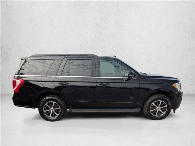 Used 2018 Ford Expedition XLT w/ Equipment Group 202A RWD image 4