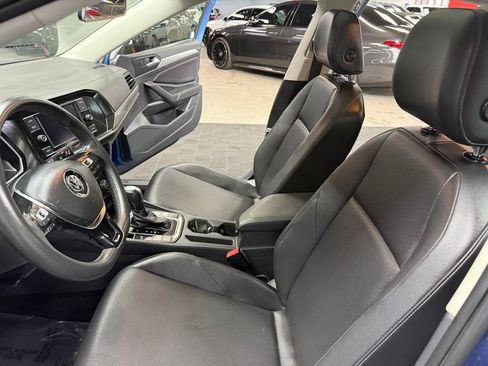 Used 2020 Volkswagen Jetta SE w/ SE Cold Weather Package FWD image 33