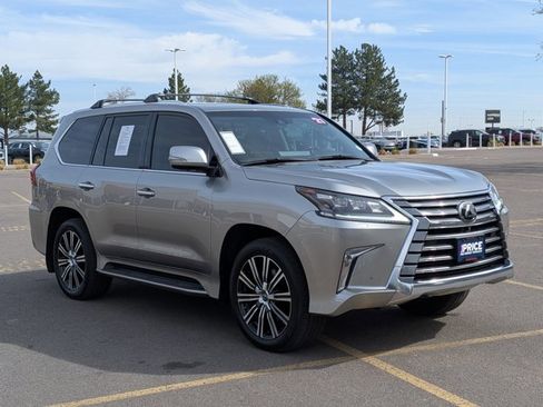 Used 2021 Lexus LX 570 4WD w/ Luxury Package image 3