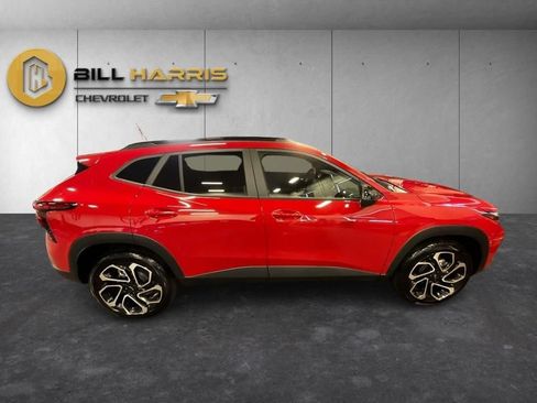 Used 2026 Chevrolet Trax RS w/ Sunroof Package FWD image 10