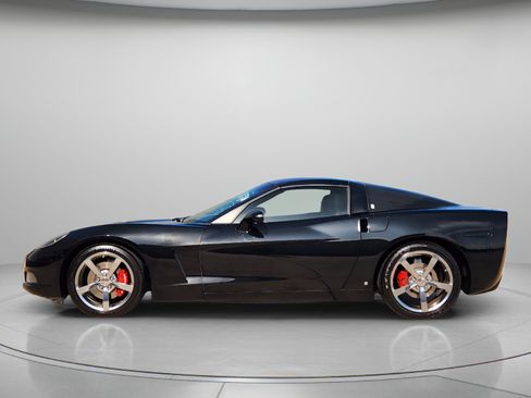Used 2009 Chevrolet Corvette Coupe w/ Preferred Equipment Group RWD image 2