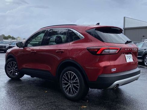 Certified 2023 Ford Escape SE image 6