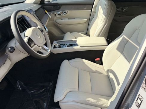 New 2026 Volvo XC90 B6 Ultra w/ Protection Package image 5