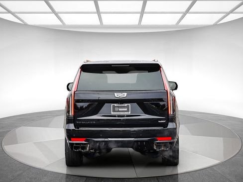 Used 2024 Cadillac Escalade ESV V w/ LPO, Floor Liner Package image 3