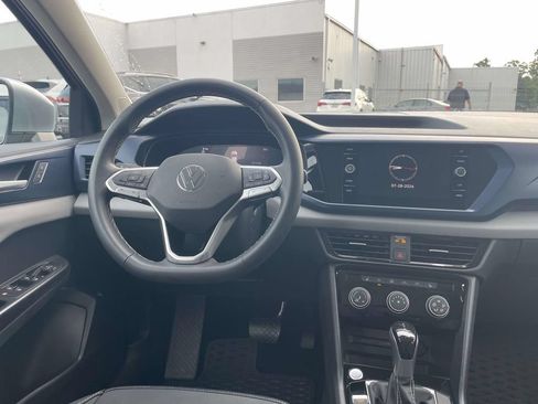 Certified 2023 Volkswagen Taos SE FWD image 14