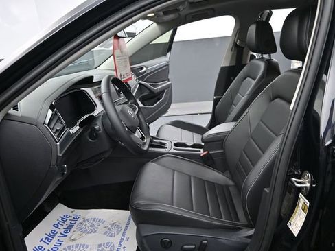 Used 2022 Volkswagen Jetta SE image 10