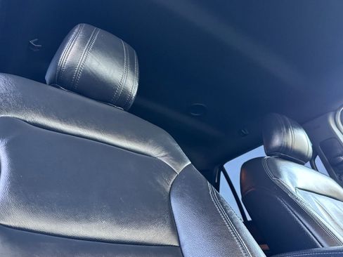 Used 2019 Ford Explorer XLT image 17