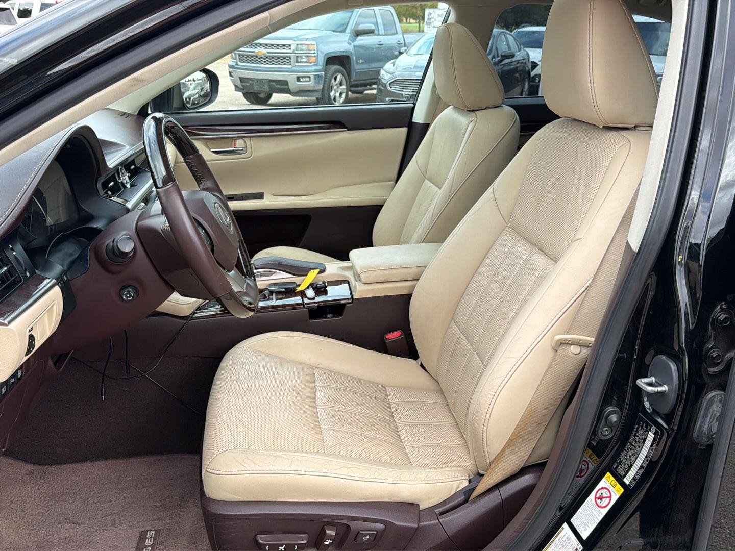 Used 2016 Lexus ES 350 w/ Luxury Package w/Wood Trim FWD image 9