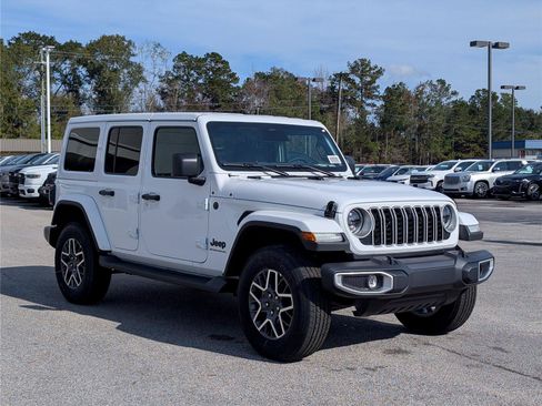 New 2026 Jeep Wrangler Unlimited Sahara AWD/4WD image 7